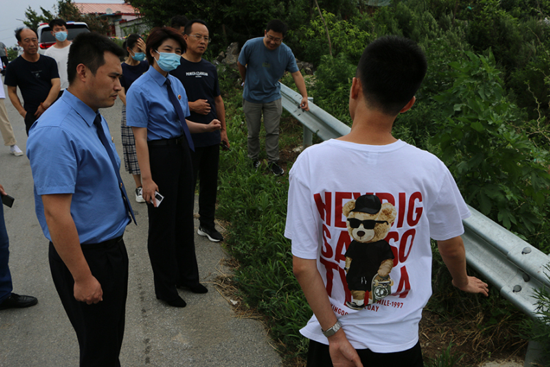 檢察官到“問題”路段查看修復(fù)情況
