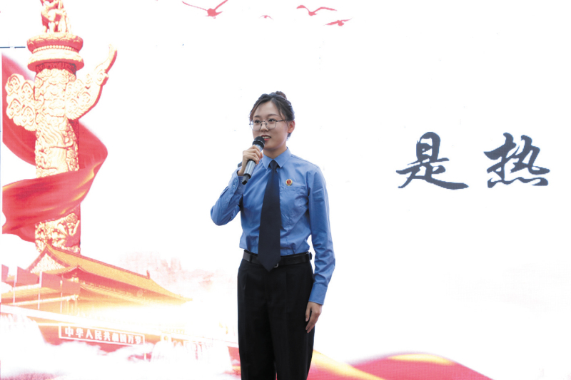 .葫蘆島市檢察院參賽選手史蘊琪正在演講.jpg