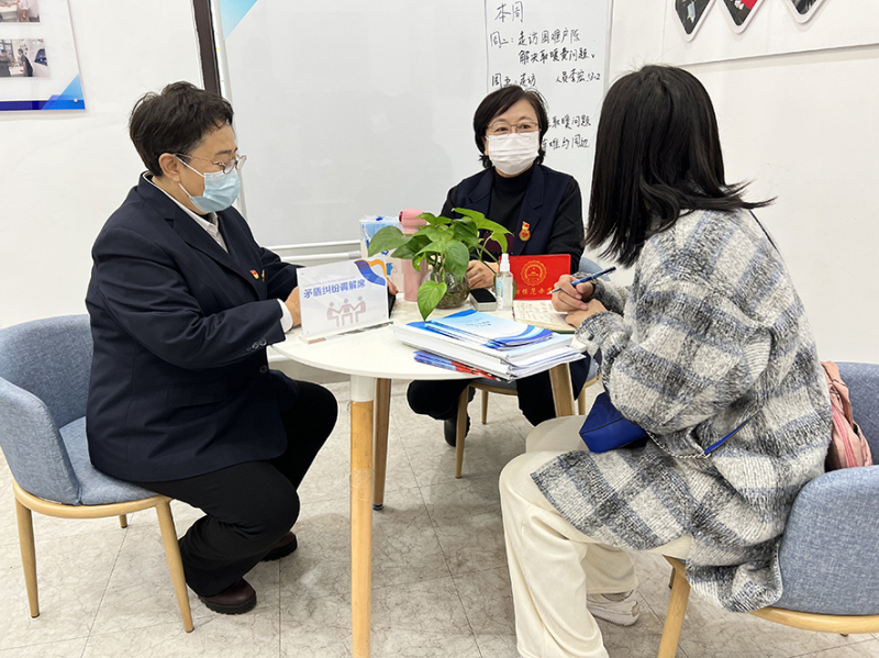 記者采訪(fǎng)“姐妹花”