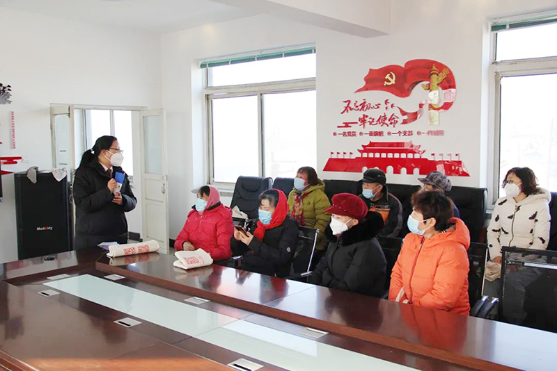 （渾南）檢察官為村民講解集資詐騙的危害及日常表現(xiàn)手段