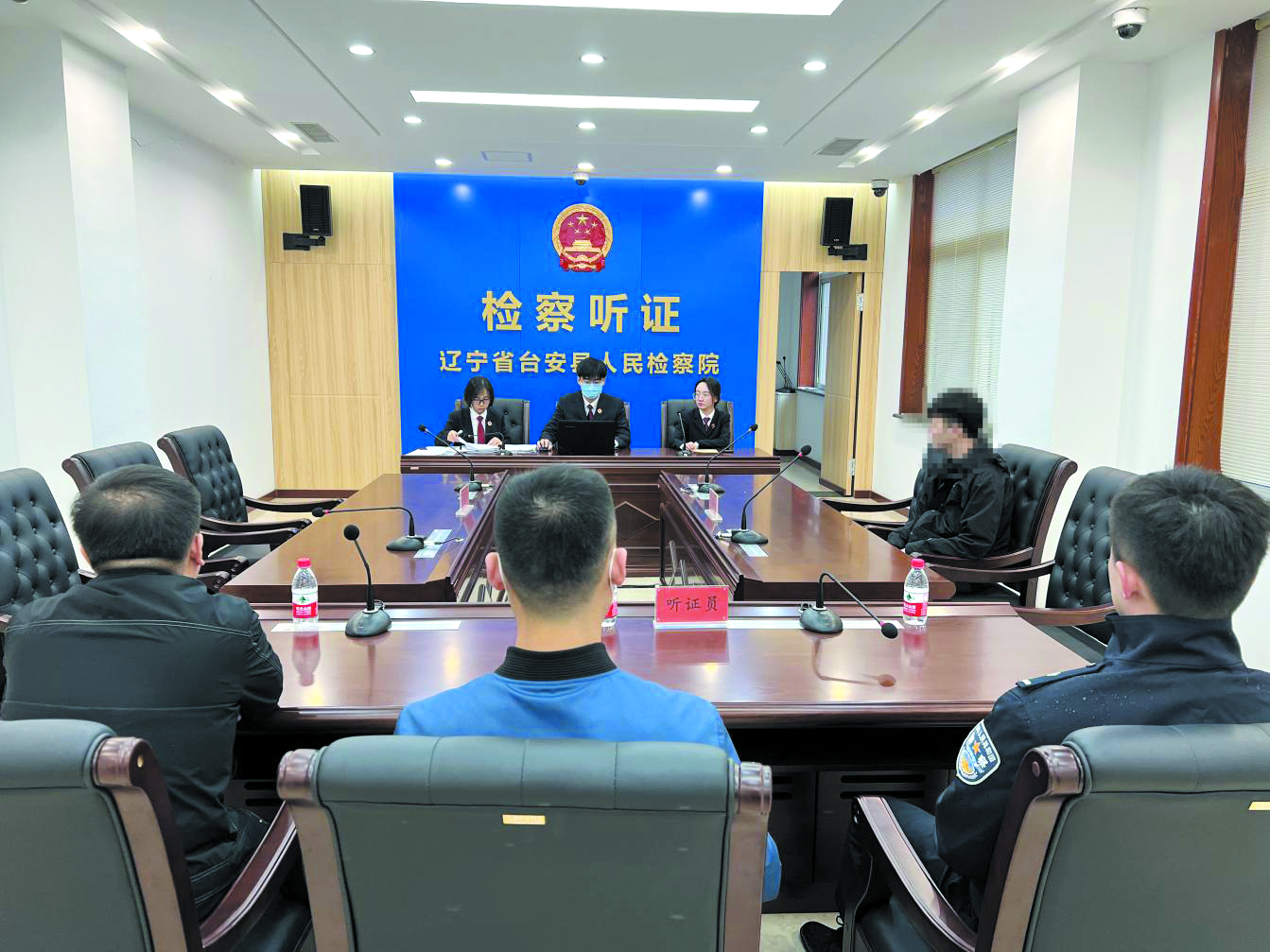 聽(tīng)證會(huì)現(xiàn)場(chǎng)。