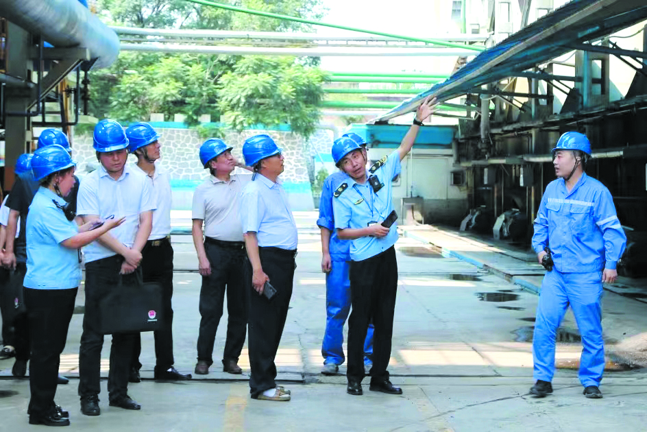 配文2：“伴隨式”執(zhí)法監(jiān)督現(xiàn)場(chǎng)。