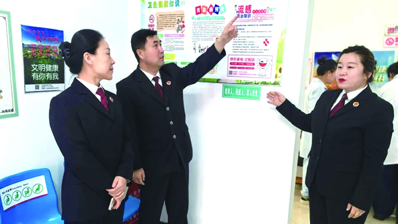 檢察官回訪標識粘貼情況