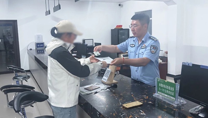 黑山縣民警為考生連夜補(bǔ)辦身份證111