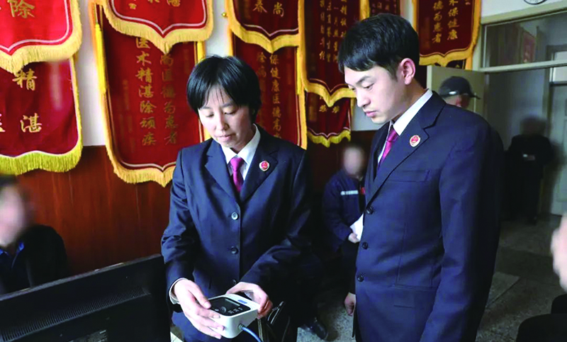 檢察干警開展回頭看工作