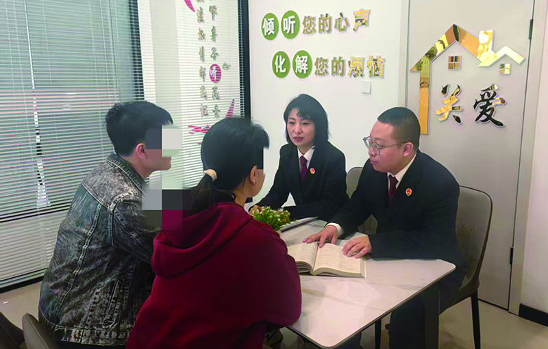 檢察官與涉案輟學學生家長溝通復學方案