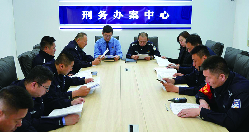 撫順第二監(jiān)獄邀請(qǐng)執(zhí)法監(jiān)督員列席減刑假釋案件評(píng)審會(huì)