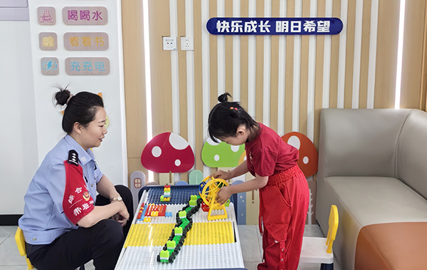 等候區(qū)的風(fēng)格清新明快（采訪單位供圖）