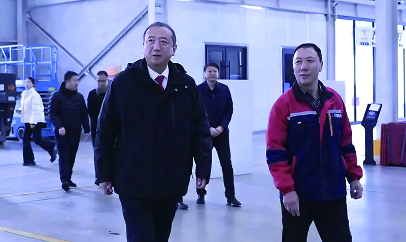 孫浩到某石油裝備（遼寧）有限公司調(diào)研（受訪單位供圖）